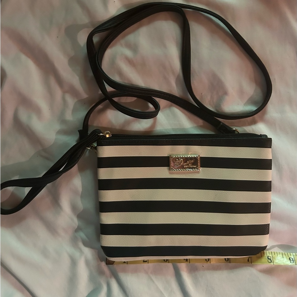 Elegant Striped Crossbody Bag
